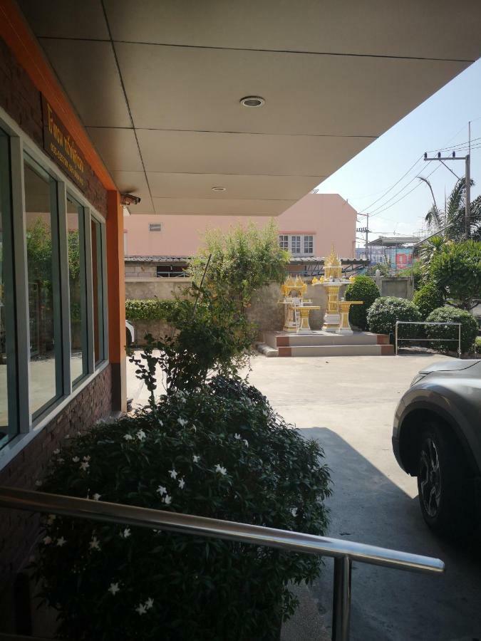 Hotel Sab Suwarn Mansion Suphanburi Esterno foto