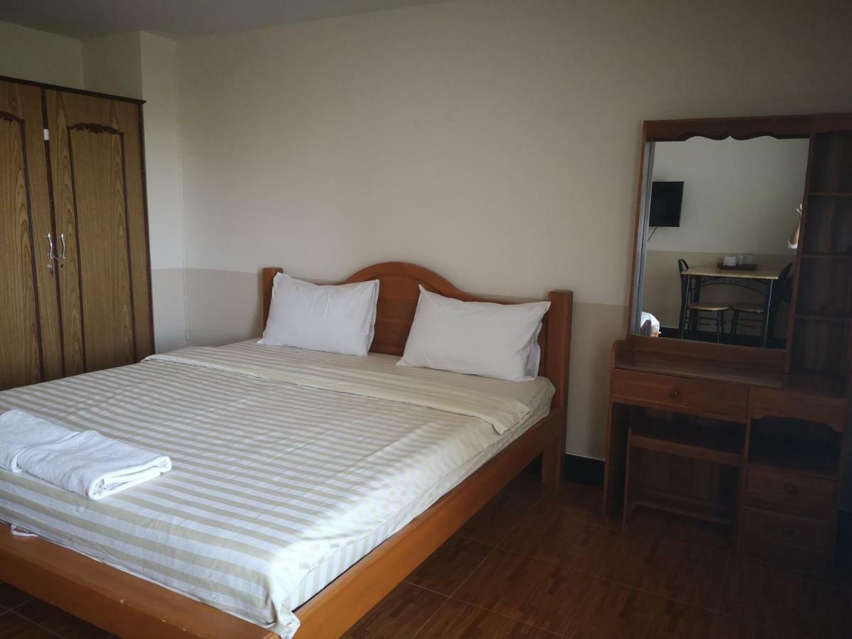Hotel Sab Suwarn Mansion Suphanburi Esterno foto